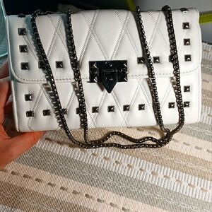 White quilt pattern studded purse